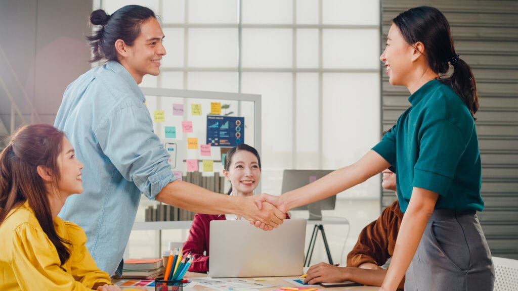 From Application to Engagement: Why Active Job Searching Wins